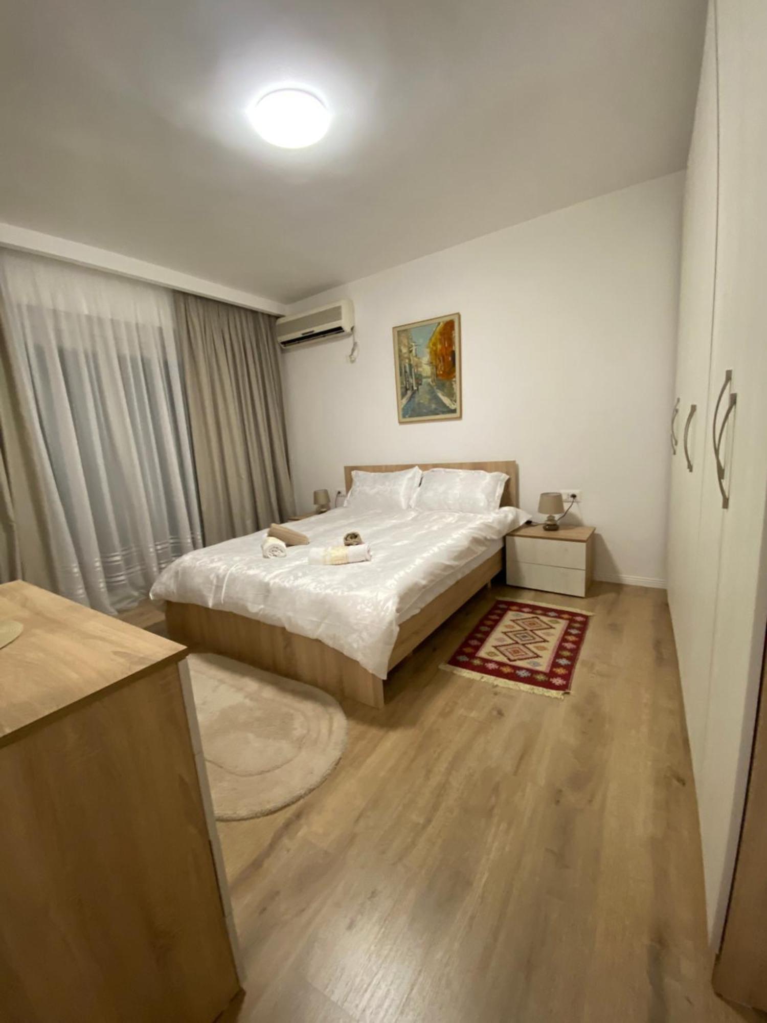 Central Welcoming Apartment In Тирана Екстер'єр фото